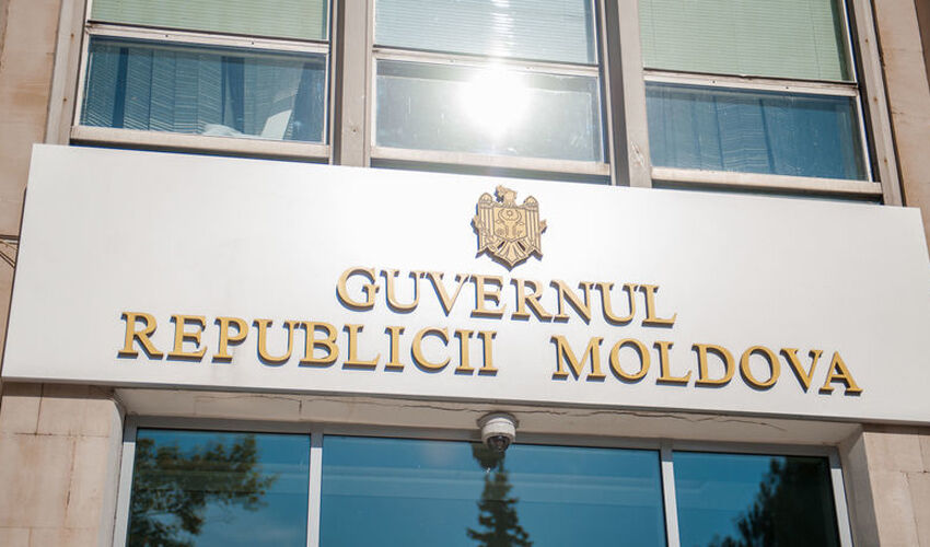 Social reintegration outpaces political reintegration Social reintegration outpaces political reintegration