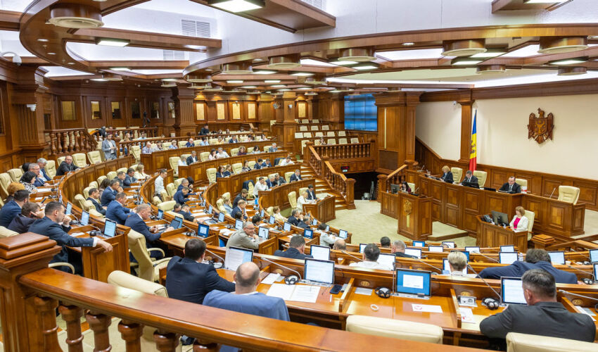 sesiunea Parlamentului Moldovei