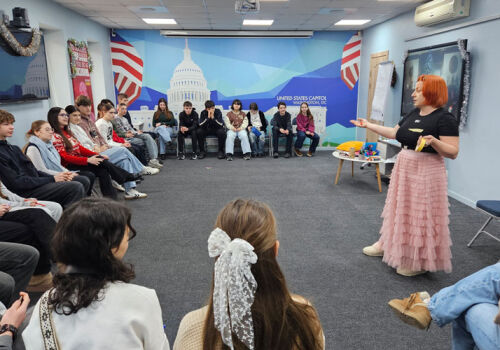 America House sugerează explorarea „50 de state în 50 de săptămâni”