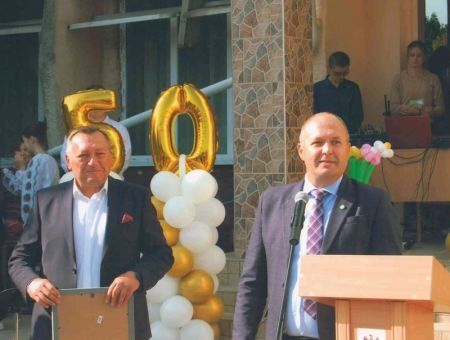 Подарок к юбилею колледжа в. Брэтушень Подарок к юбилею колледжа в. Брэтушень
