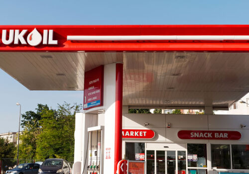 „Lukoil va vinde active străine „Lukoil va vinde active străine
