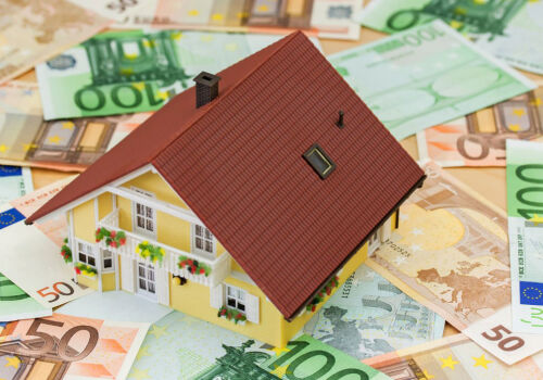 Paris has dropped out of the top 5 most expensive cities in Europe in terms of housing Paris has dropped out of the top 5 most expensive cities in Europe in terms of housing