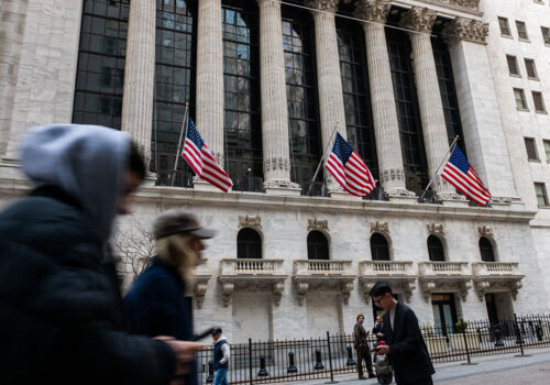 Wall Street promovează stocurile tokenizate, dar comercianții sunt lenți în a le tranzacționa Wall Street promovează stocurile tokenizate, dar comercianții sunt lenți în a le tranzacționa