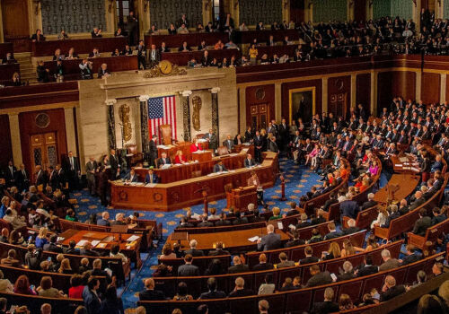 Congresmenii americani încearcă să limiteze puterile de război ale lui Trump împotriva Iranului