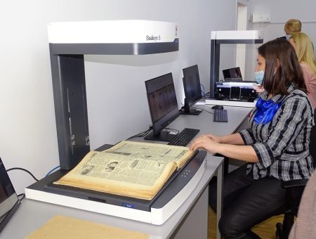 «Оцифрована, околдована, с Интернетом навеки повенчана…» «Оцифрована, околдована, с Интернетом навеки повенчана…»