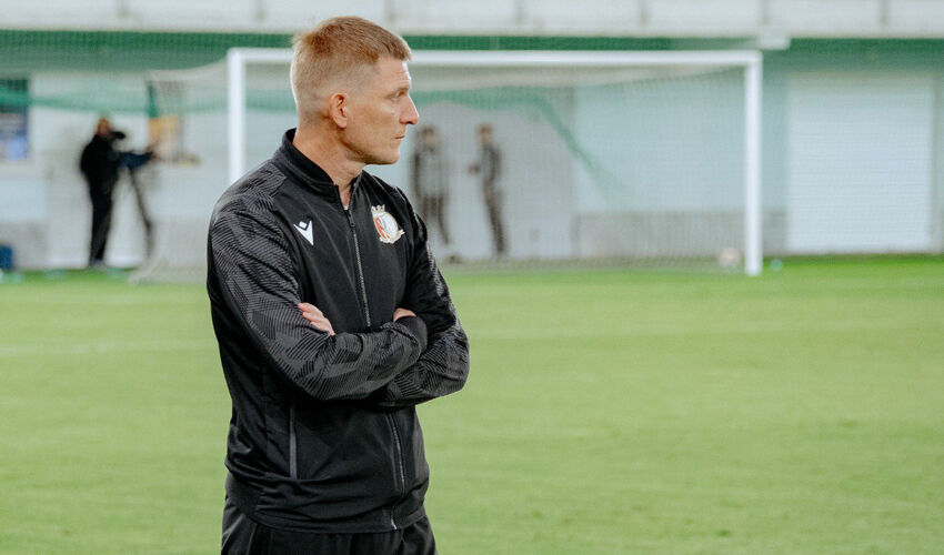 Действующий чемпион остался без тренера