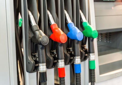 Creșterea prețurilor la carburanți s-a accelerat