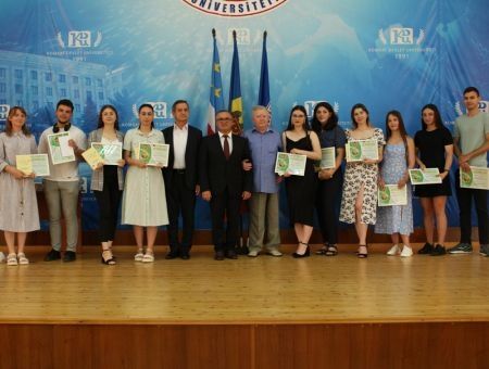 Фонд «Personalitatea» наградил лучших выпускников Гагаузии Фонд «Personalitatea» наградил лучших выпускников Гагаузии