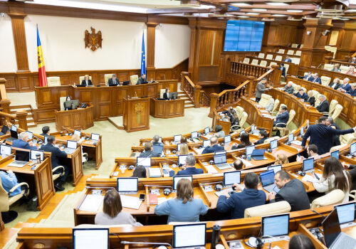 MAN se distanțează de blocul Alternativa, dar rămâne în fracțiune MAN se distanțează de blocul Alternativa, dar rămâne în fracțiune