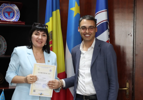 În Gagauzia, 47 de profesori și-au perfecționat competențele în predarea limbii gagauze În Gagauzia, 47 de profesori și-au perfecționat competențele în predarea limbii gagauze