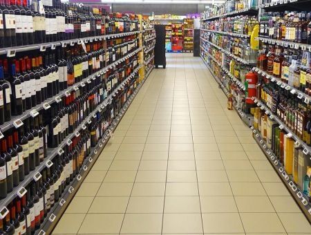 Алкомаркетам могут запретить скидки Алкомаркетам могут запретить скидки