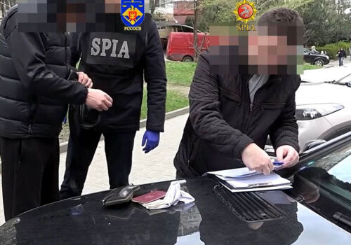 Grupul infracțional a fost implicat în falsificarea de documente