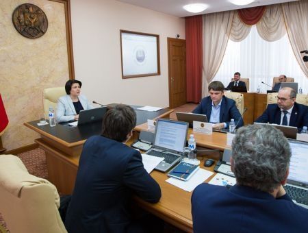 Запасы газа и равная минимальная зарплата Запасы газа и равная минимальная зарплата