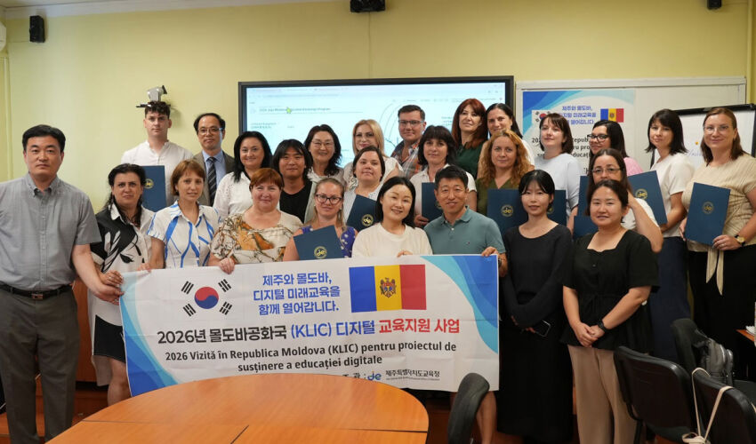 Moldovan Teachers Study AI in Korea teachers in Korea
