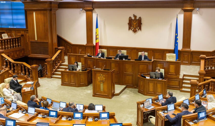 At the end of the session, members of the Chamber of Deputies received compensation for medical treatment Parliament Before the Recess