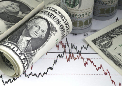 Băncile vs. dolar: piața se pregătește pentru o scădere a monedei americane