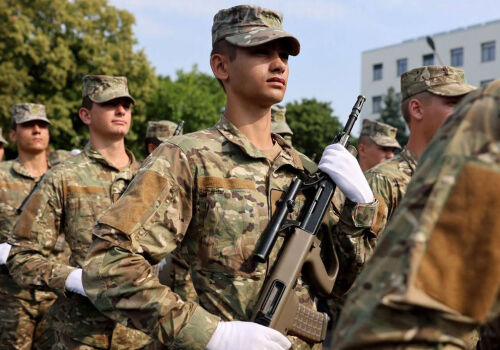 Armata înăsprește disciplina militară Armata înăsprește disciplina militară