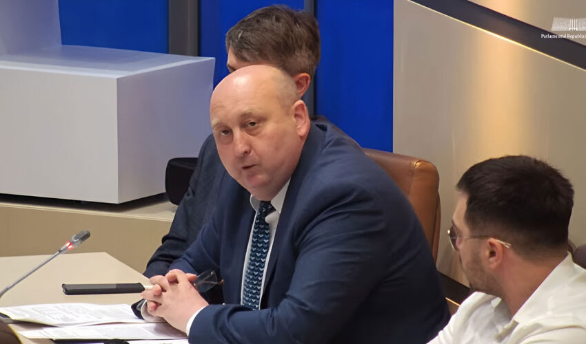 Bruierea telefoanelor în penitenciare, o investiție deocamdată inaccesibilă Alexandru Adam