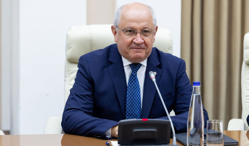 The Cabinet of Ministers Suspends the Tender at Moldtelecom and Freezes Benefits for State-Owned Enterprises To Alexandru Munteanu