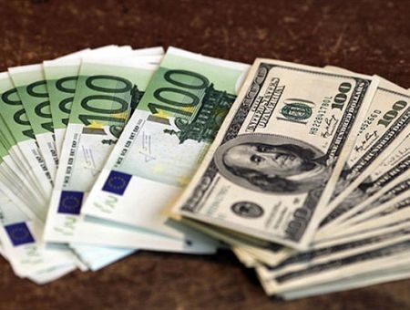 В валютных кассах доминирует евро В валютных кассах доминирует евро