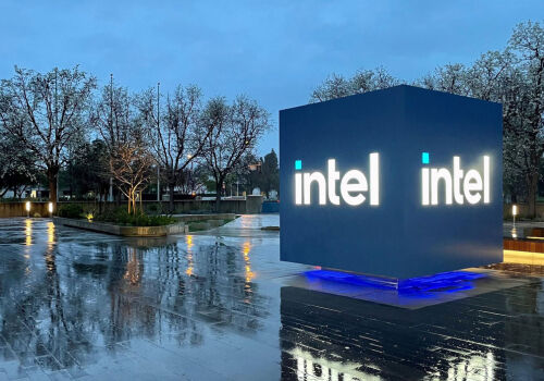 Intel shares fall amid loss of server CPU market share