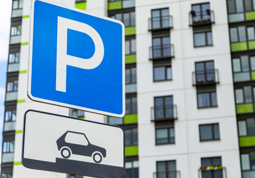 Парковки становятся ареной политических баталий