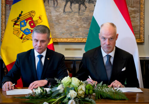 Ministrul ungar al Apărării: Cooperarea moldo-ungară în domeniul apărării va fi adusă la un nou nivel