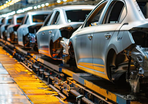 Mediul de afaceri american îi cere lui Trump să protejeze piața de industria auto chineză