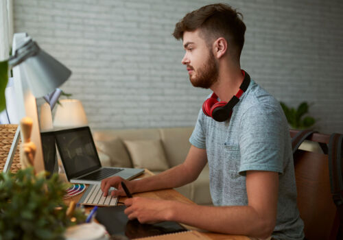 Veniturile freelancerilor au crescut de șase ori