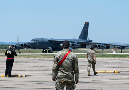 El Pais: Spania a închis cerul pentru participanții la operațiunea împotriva Iranului El Pais: Spania a închis cerul pentru participanții la operațiunea împotriva Iranului