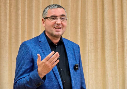 Usatîi: „Încetați să îngropați «Căile Ferate din Moldova»!” Usatîi: „Încetați să îngropați «Căile Ferate din Moldova»!”