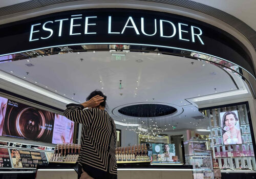 Estée Lauder cuts staff as part of its move to online sales channels