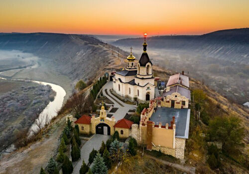 Emisiunea de vouchere de vacanță dă startul sezonului estival în turism