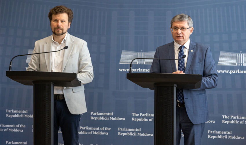 Igor Grosu: Numărul record al absolvenților cu zece pe linie demonstrează succesul reformelor Dan Perchun și Igor Grosu