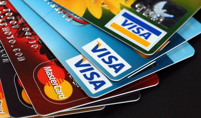 Банковские карты все более востребованы при платежах