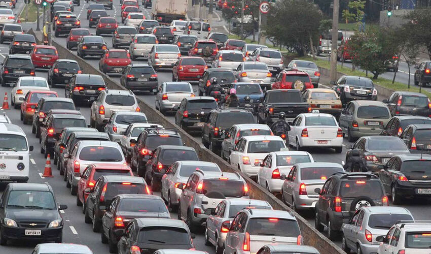 Baku introduce „dimineți flexibile” pentru a decongestiona traficul ambuteiaj rutier
