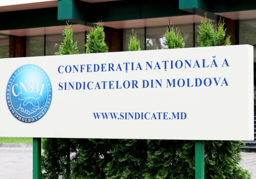 Sindicatele cer fixarea urgentă a salariului minim la 50% din salariul mediu