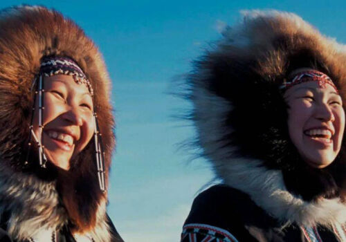 Statele Unite pregătesc plăți de până la 100 000 de dolari către groenlandezi. Statele Unite pregătesc plăți de până la 100 000 de dolari către groenlandezi.