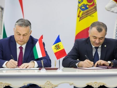 Венгрия выделит $100 млн своему «другу» Венгрия выделит $100 млн своему «другу»
