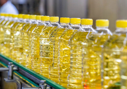 De ce Moldova exportă ulei de floarea soarelui ieftin și importă ulei de floarea soarelui scump?
