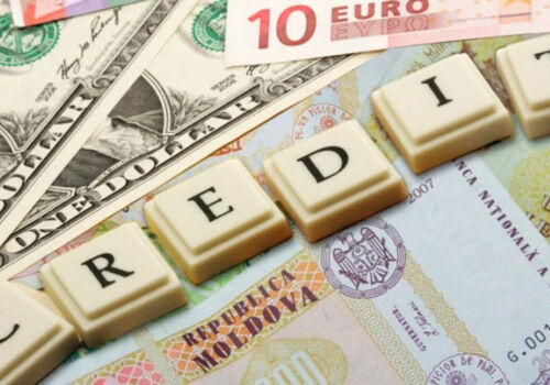 Volumul lunar al creditelor bancare a scăzut
