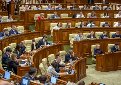 Депутат предлагает оставлять больше собранных налогов в местных бюджетах Депутат предлагает оставлять больше собранных налогов в местных бюджетах