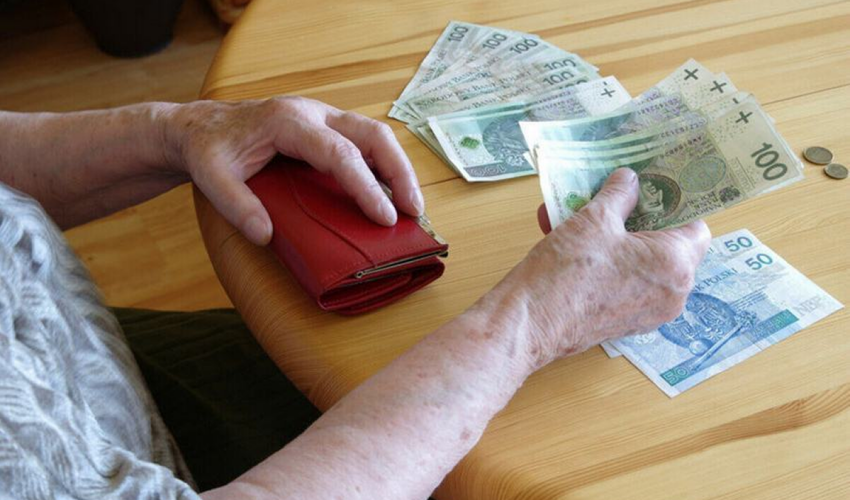 In Poland, the pensions of foreigners are many times lower than those of Polish citizens. Why? pension