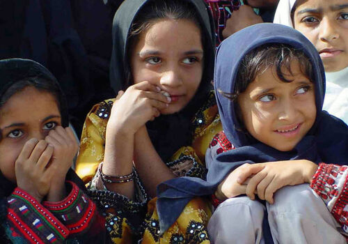 UNICEF a condamnat moartea în masă a copiilor din Iran după o lovitură asupra unei școli