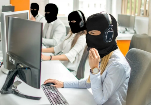 Escrocii telefonici lucrează în centrele de apeluri din Ucraina Escrocii telefonici lucrează în centrele de apeluri din Ucraina