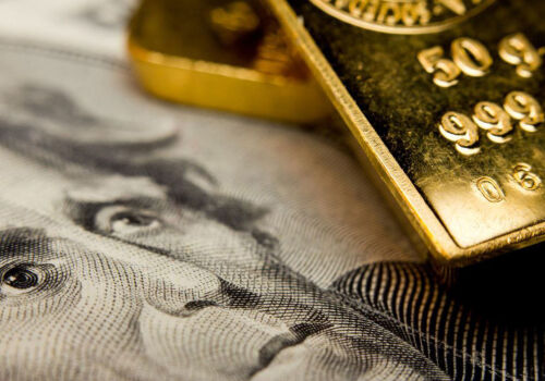 Piața metalelor prețioase: dolarul puternic pune presiune pe aur