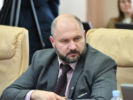 Больше внимания ключевым отраслям Больше внимания ключевым отраслям