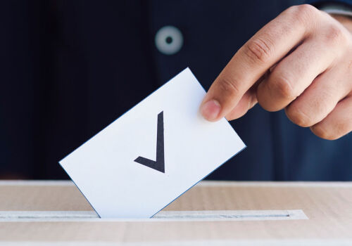 Оппозиция предлагает провести референдум по реформе местной власти