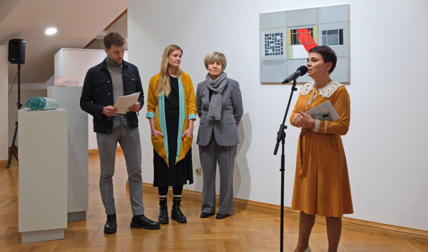 Un scandal într-o clădire de apartamente Un scandal într-o clădire de apartamente