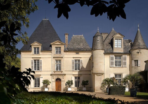 Sotheby’s va organiza pentru prima dată o licitație de vinuri din pivnițele prințului de Luxemburg Sotheby’s va organiza pentru prima dată o licitație de vinuri din pivnițele prințului de Luxemburg